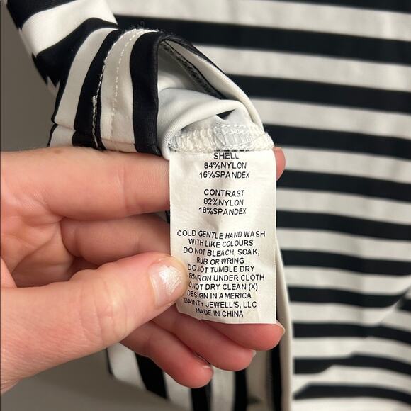 Dainty Jewells Women’s Black White Striped Modest Ruffle Swim Top Size Small - Picture 8 of 8